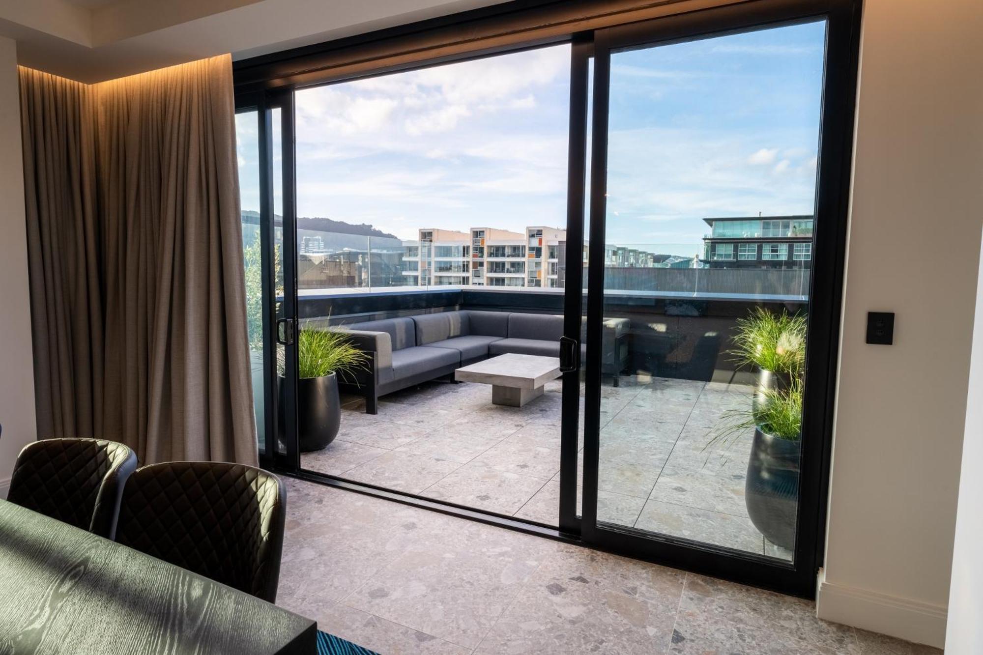 Tryp By Wyndham Wellington, Tory Street Hotel ภายนอก รูปภาพ